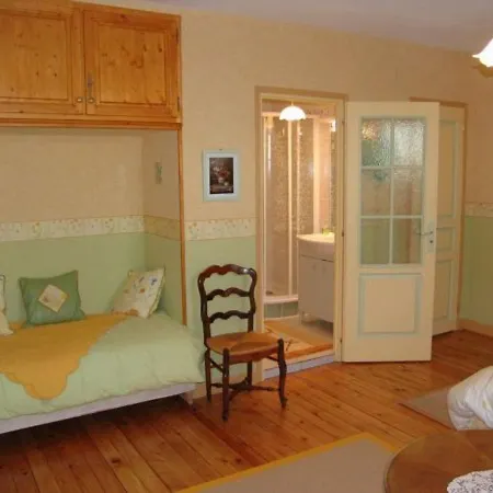 Maison De Charme De 1851 Au Coeur Des Cotes De Meuse - Fr-1-585-119 Bed & Breakfast 3*